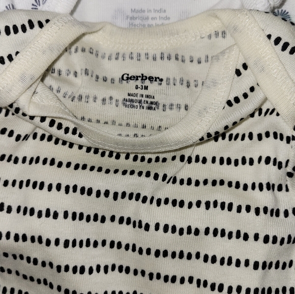 Newborn and 0-3 month infant boys lot. Carter's and Gerber - Picture 2 of 2